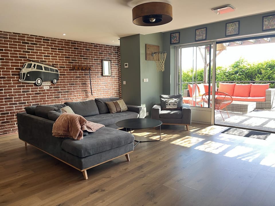 Communal lounge/ TV room, Living room
