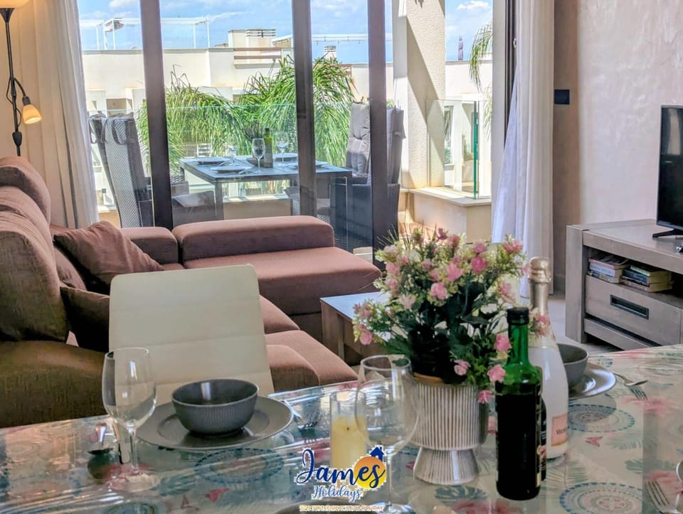 TV and multimedia, Balcony/Terrace, Living room, Seating area