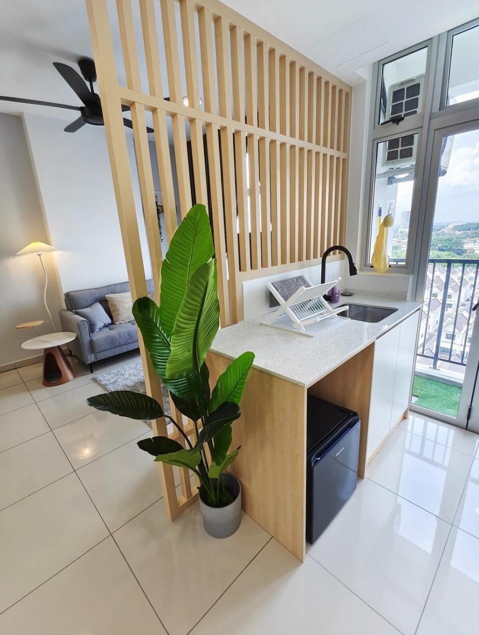Midas Japandi New House & Pool View Special Decors Apartment in Johor
