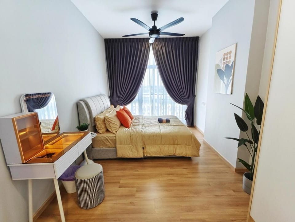 Midas Japandi New House & Pool View Special Decors Apartment in Johor
