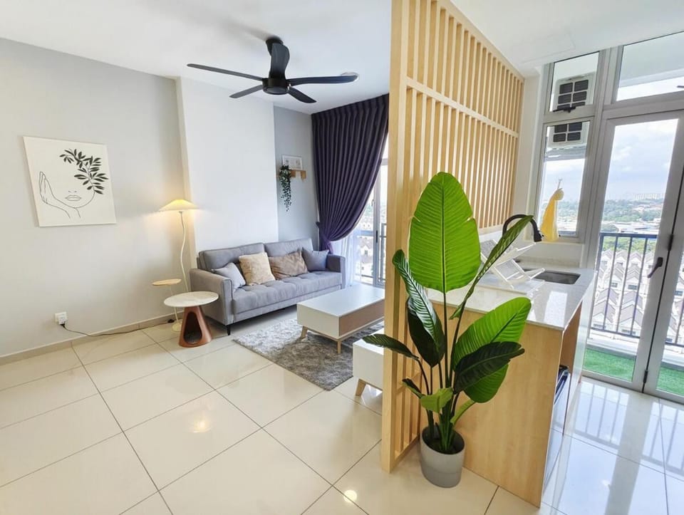 Midas Japandi New House & Pool View Special Decors Apartment in Johor