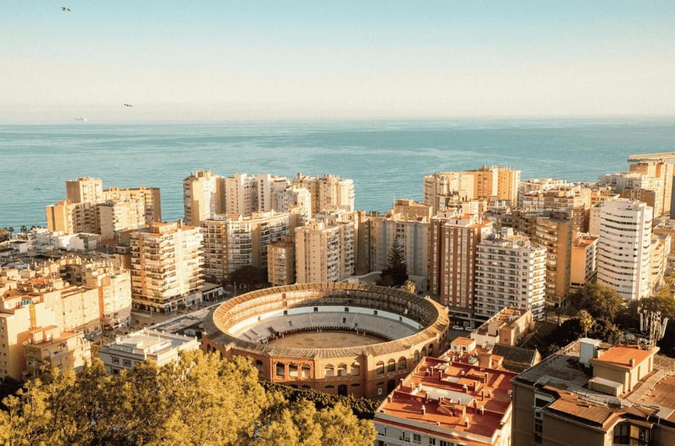 Property building, Nearby landmark, Day, Natural landscape, Bird's eye view, City view, Sea view, Location
