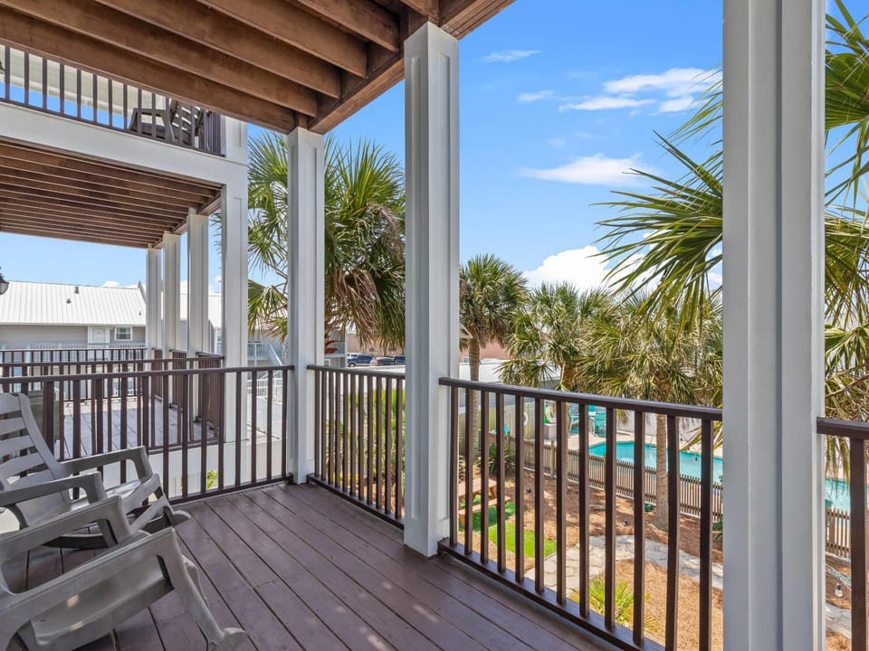 Garden, Balcony/Terrace, Pool view