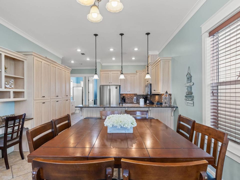 Kitchen or kitchenette, Dining area, furniture, microwave