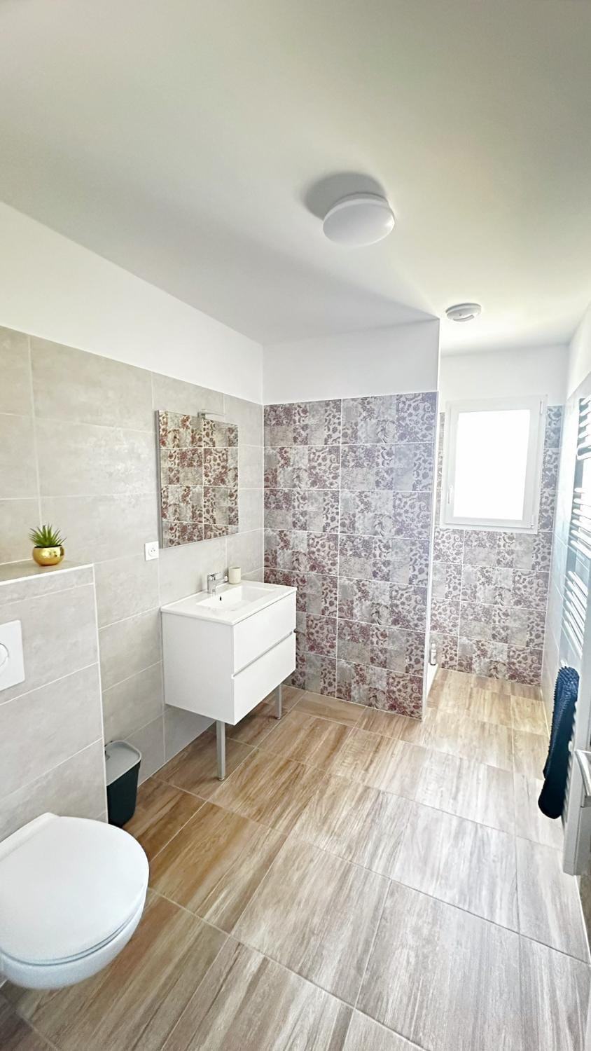 Shower, Toilet, Bathroom