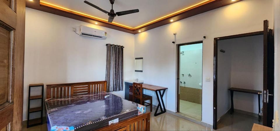 Pearl's Lake House Bed and Breakfast in Kochi