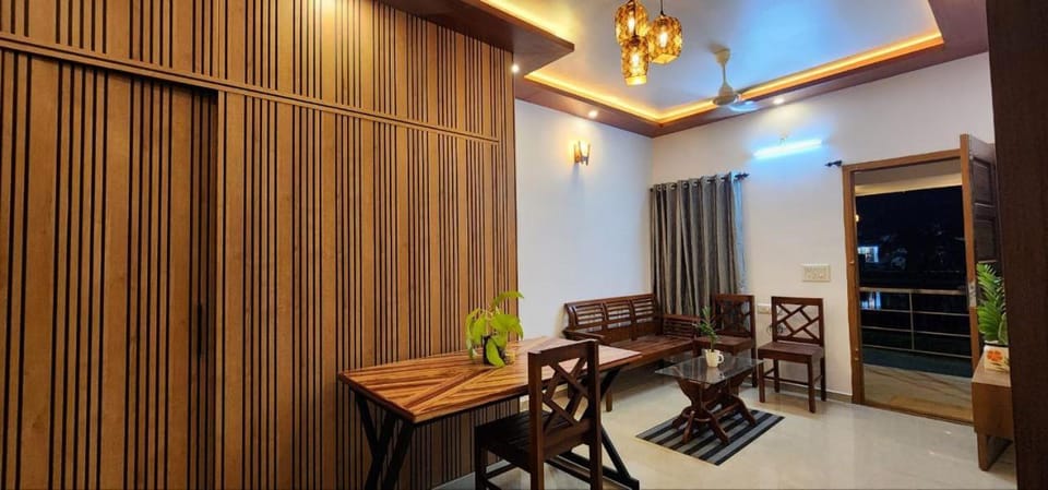Pearl's Lake House Bed and Breakfast in Kochi
