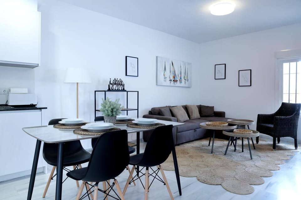 Seating area, Dining area