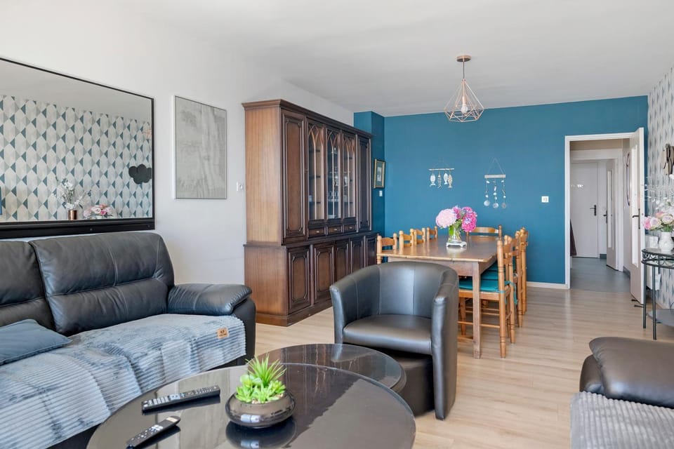 Property building, Living room