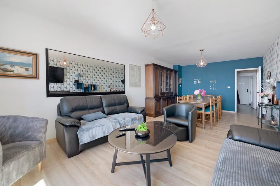 Property building, Living room