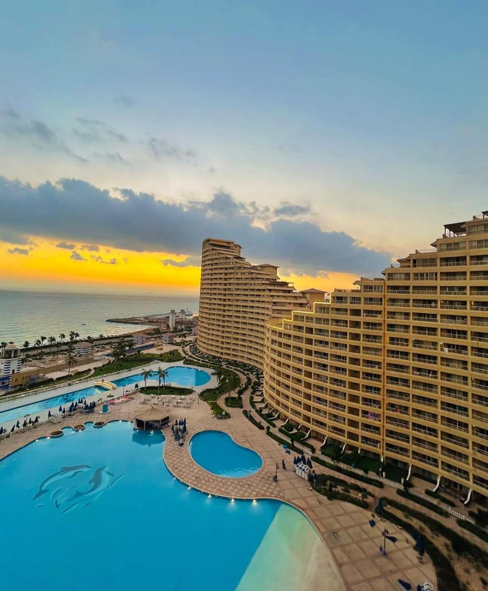 Property building, Pool view, Swimming pool