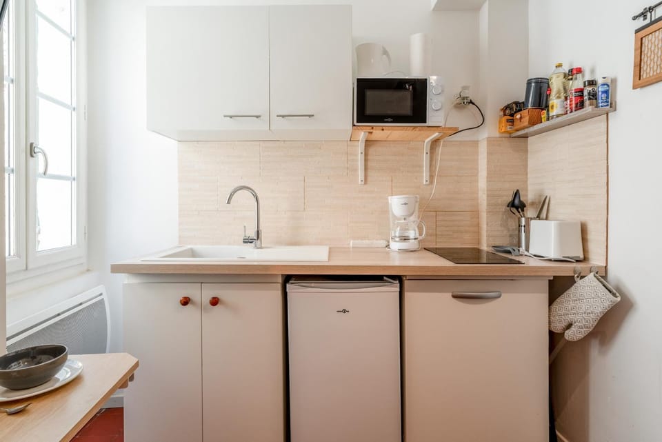 Kitchen or kitchenette, Living room