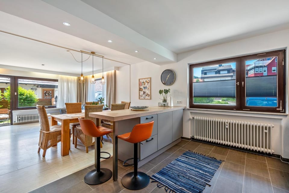 Property building, Kitchen or kitchenette, Living room