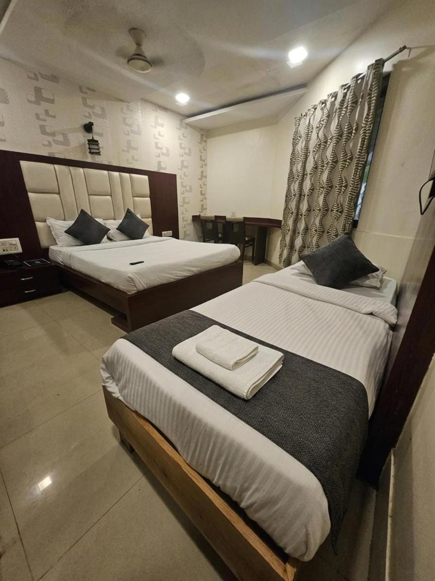 Luxury Hotel Addoree Palace - Near Mumbai Airport Hotel in Mumbai
