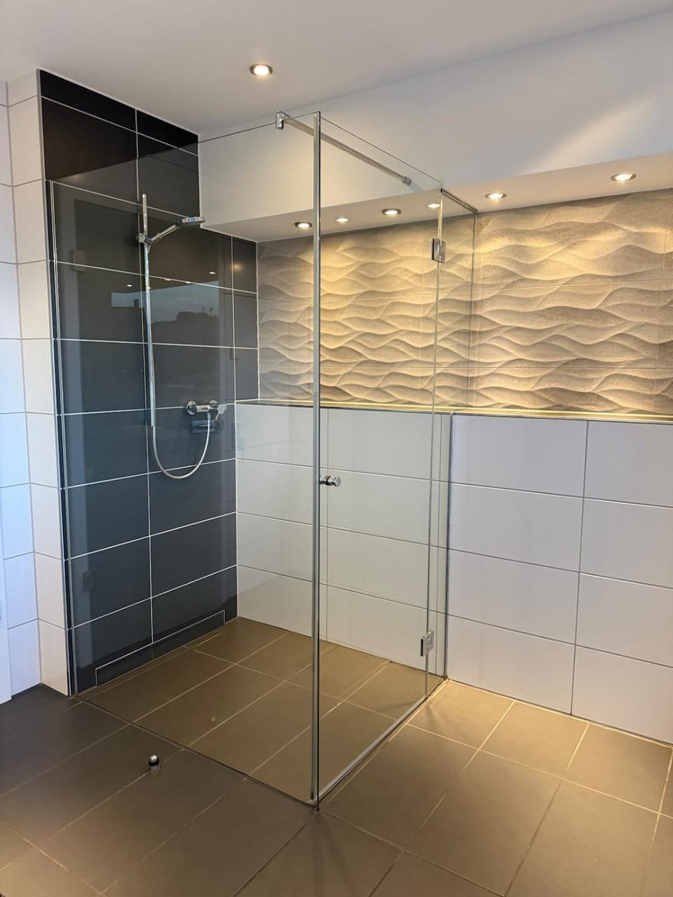 Elegant suite with terrace near Cologne & Düsseldorf Apartment in Wuppertal