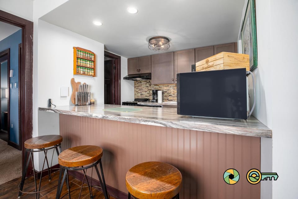 Aspen East Unit #202: Tesla Lodge House in Basye