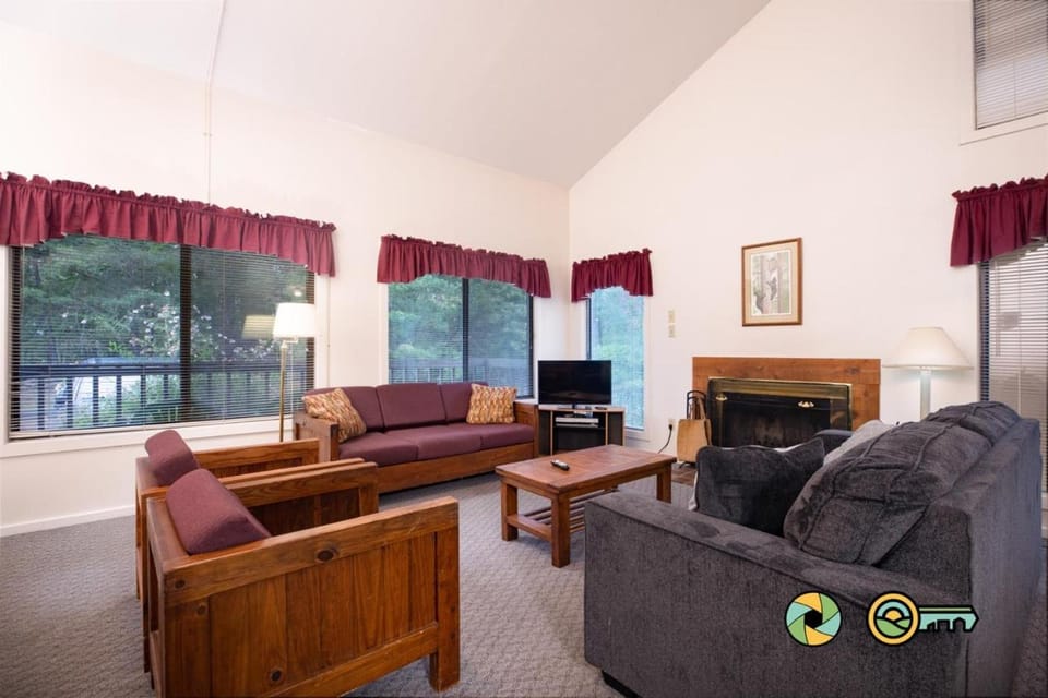 Senedo Springs Duplex #90A House in Basye