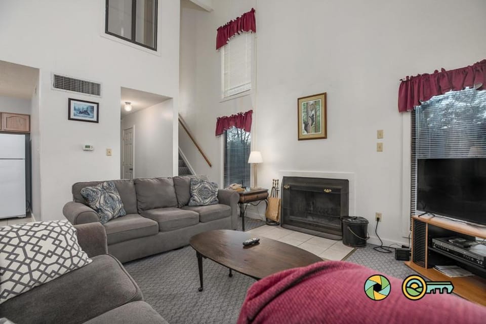 Senedo Springs Duplex #90B House in Basye