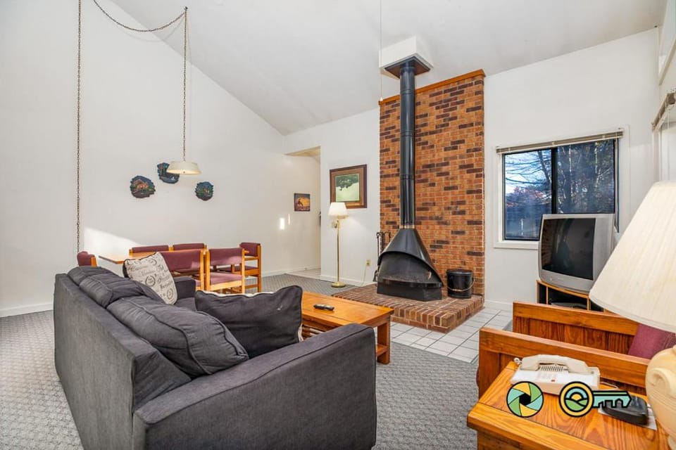 Senedo Springs Duplex #98B House in Basye