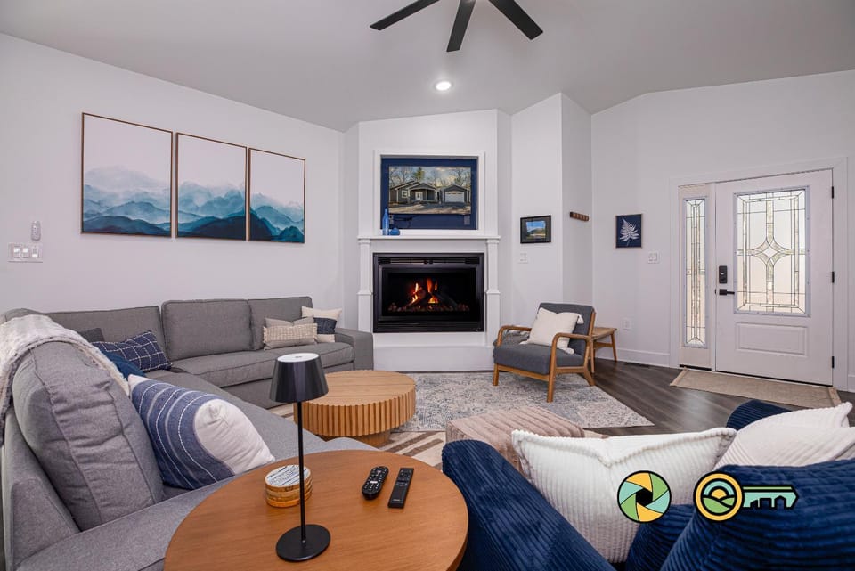 516 Basswood Lane: Ridgeline Retreat House in Basye