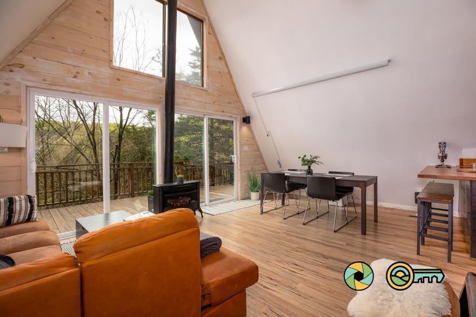 655 Killmon Road: Ripper's Retreat Chalet in Basye