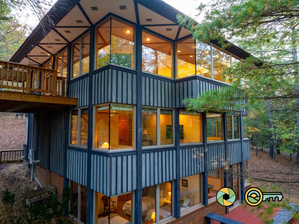 68 Polk Street: Arbor Vitae Chalet in Basye