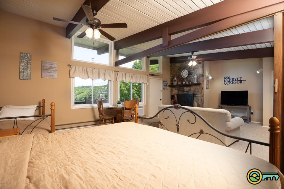 Aspen East Unit #135: Logan Lodge House in Basye