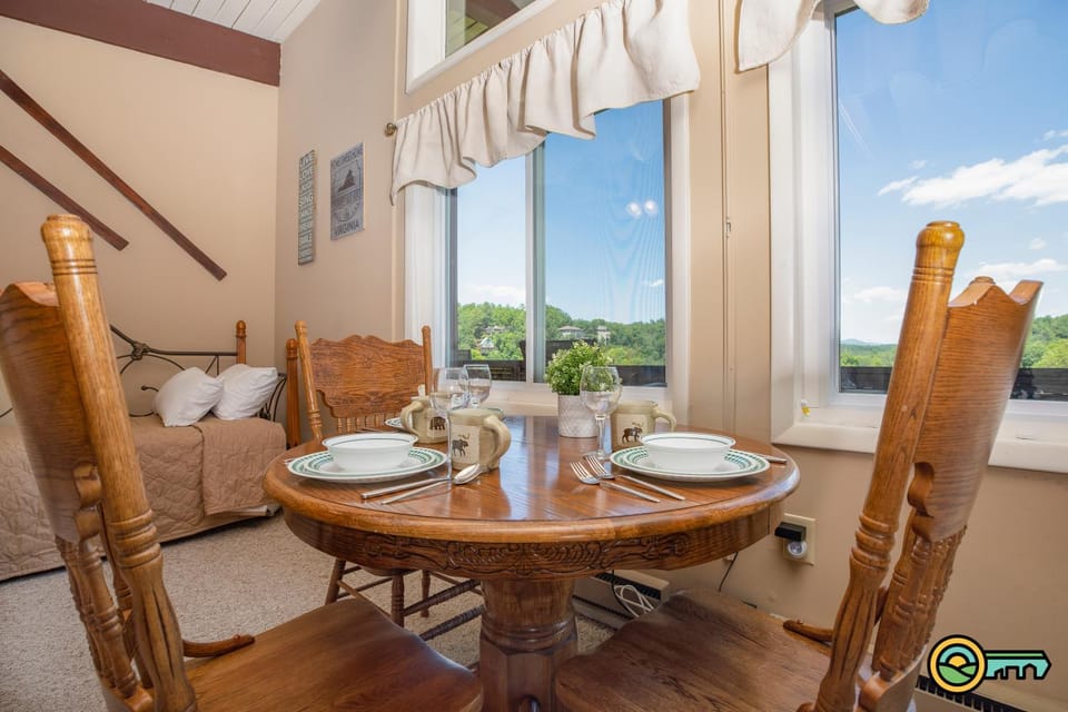Aspen East Unit #135: Logan Lodge House in Basye
