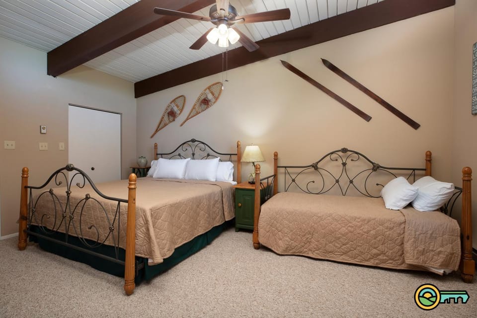 Aspen East Unit #135: Logan Lodge House in Basye