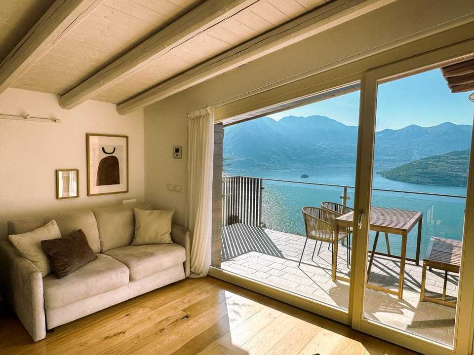 Balcony/Terrace, Living room