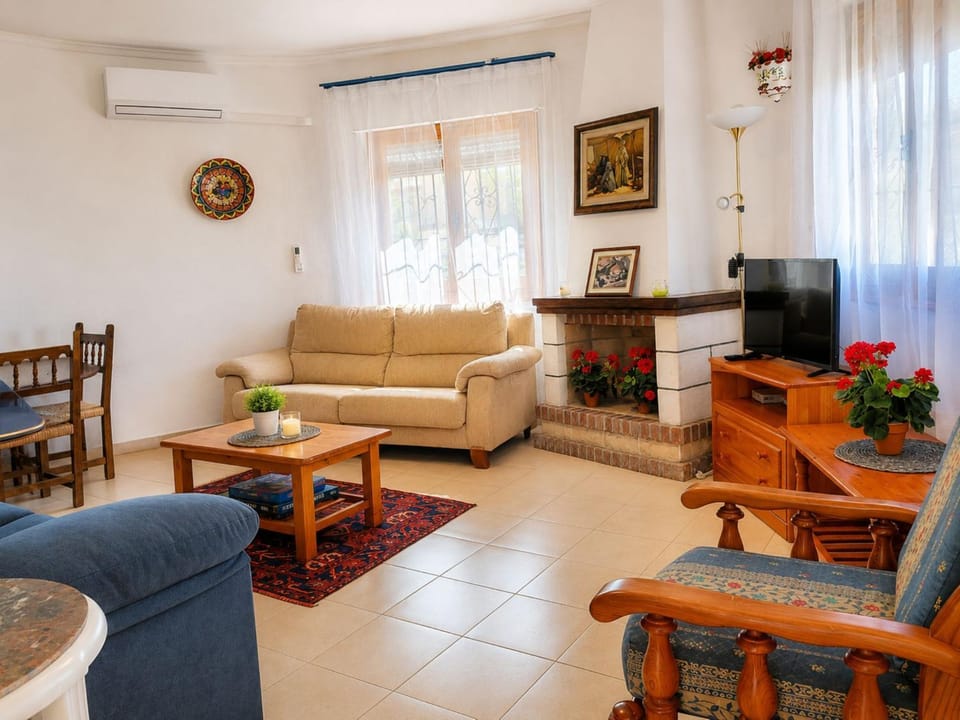 Communal lounge/ TV room, TV and multimedia, Living room