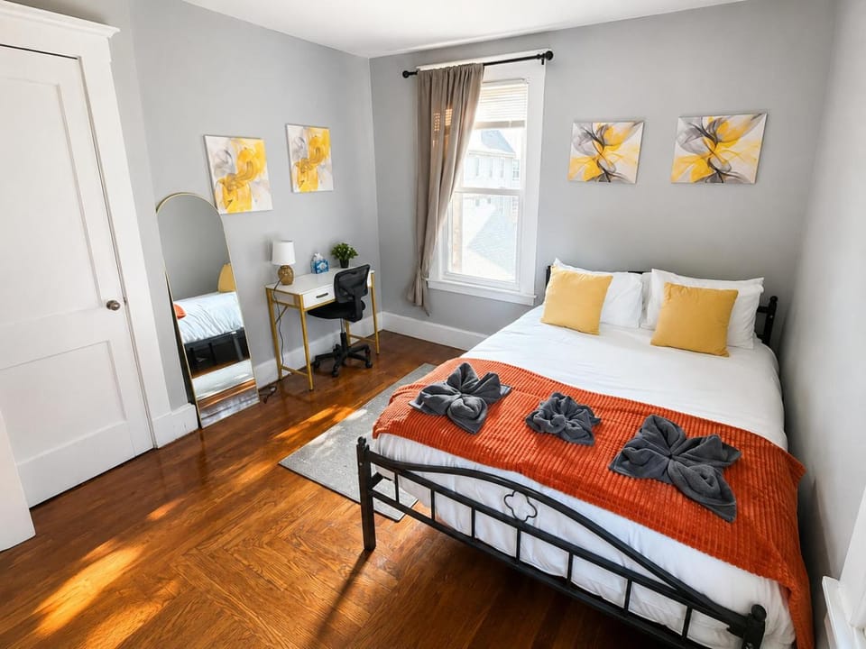 Bed, Photo of the whole room, Bedroom, wardrobe