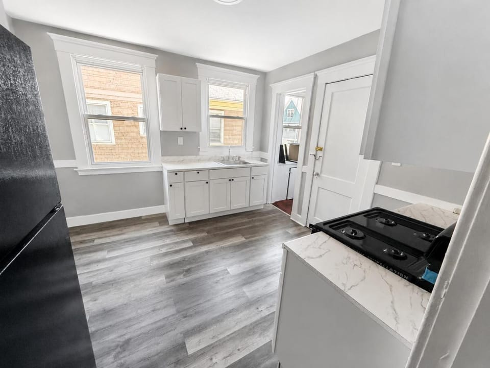 Kitchen or kitchenette, stove