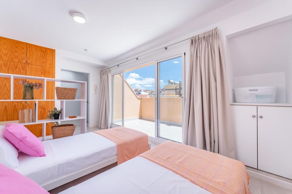 Bed, wardrobe, washing machine