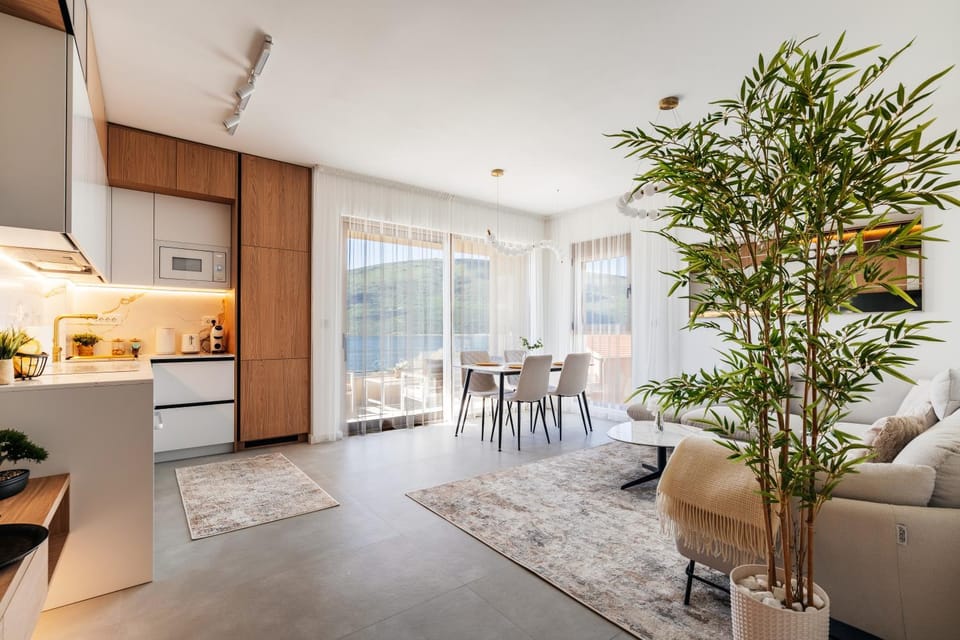 Kitchen or kitchenette, Living room, Dining area