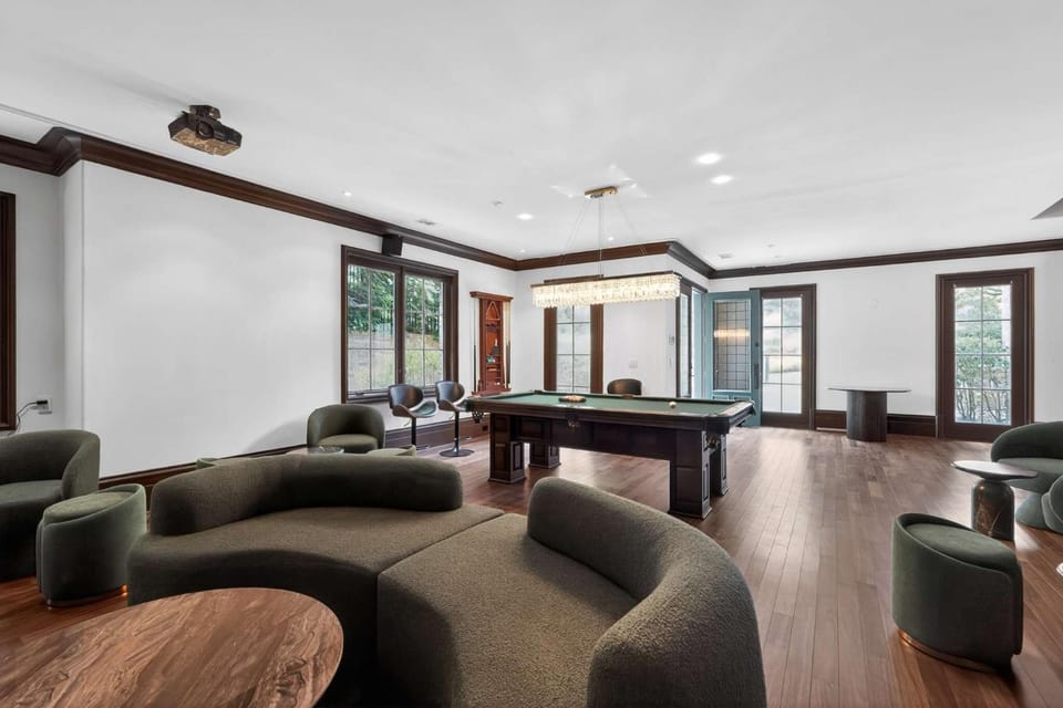 Marietta Manor by Rove Travel- Luxury Estate House in Sandy Springs