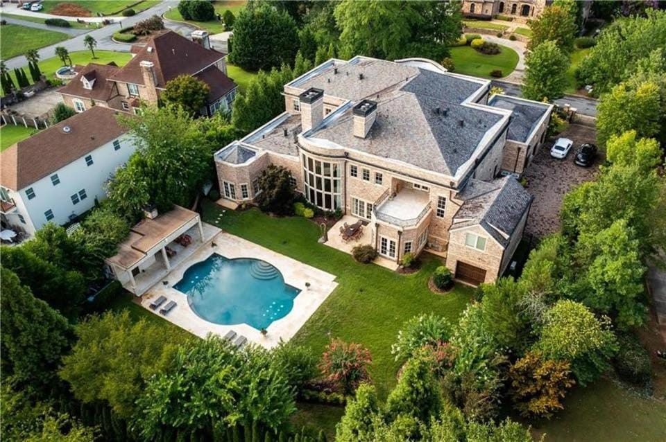 Marietta Manor by Rove Travel- Luxury Estate House in Sandy Springs