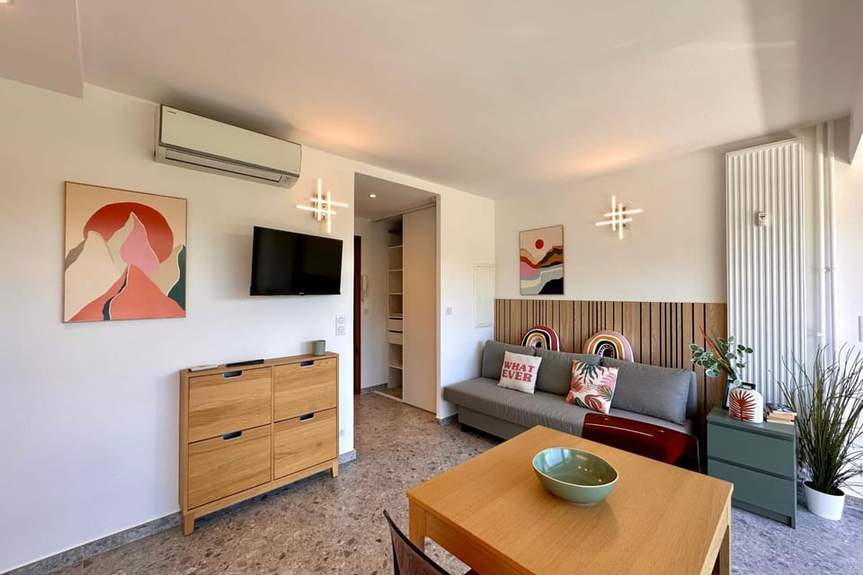 Studio on the marina with terrace and pool Apartment in Mandelieu-La Napoule