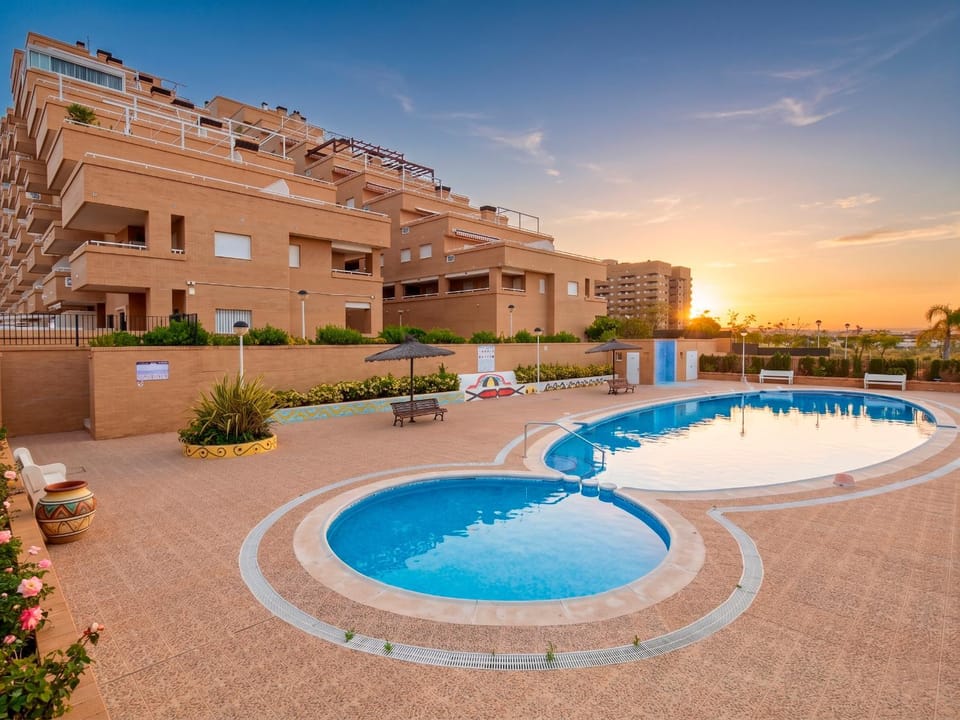 Property building, Day, Pool view, Swimming pool, Sunrise
