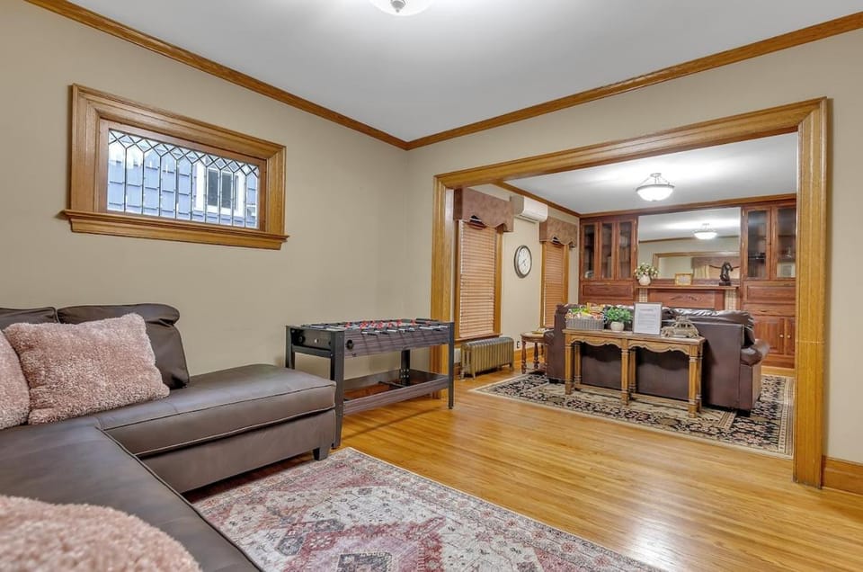 Charming Chilton -4 Mins drive - Hear the Roar of Niagara! House in Niagara Falls