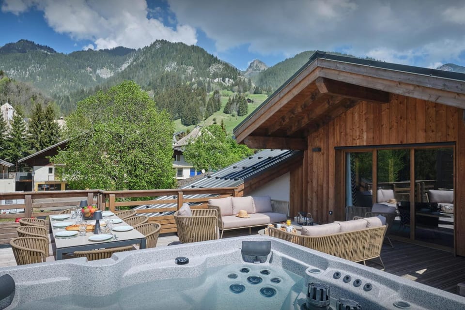 Day, Natural landscape, Summer, Hot Tub, Balcony/Terrace, Mountain view