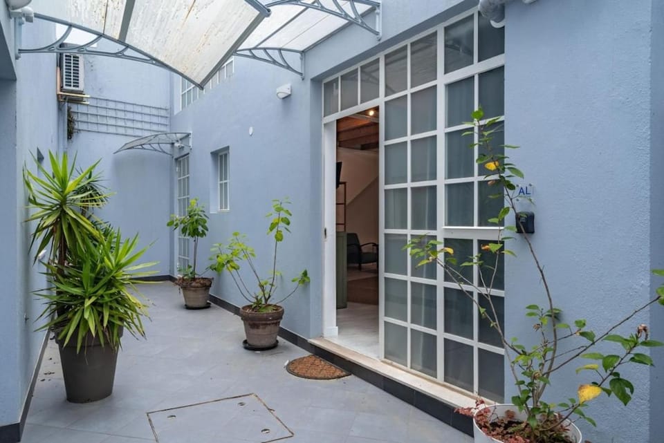 Secret Riverside Studio in Porto Brandão Apartment in Lisbon District