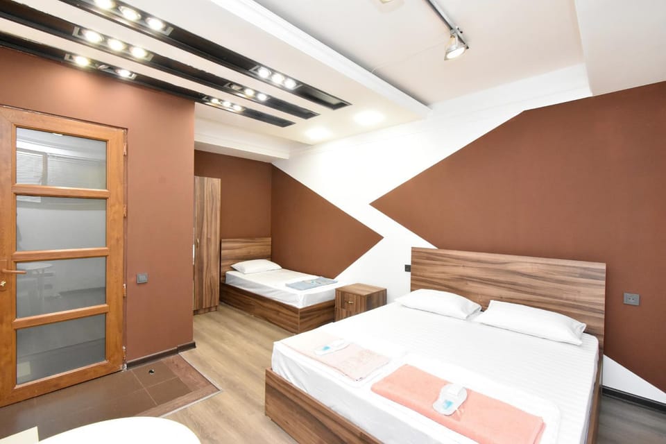 Bed, Photo of the whole room, towels