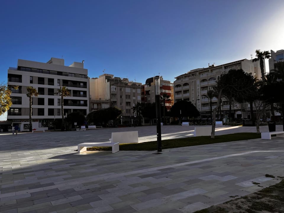 Roque Home Stay Apartment in Torre La Mata