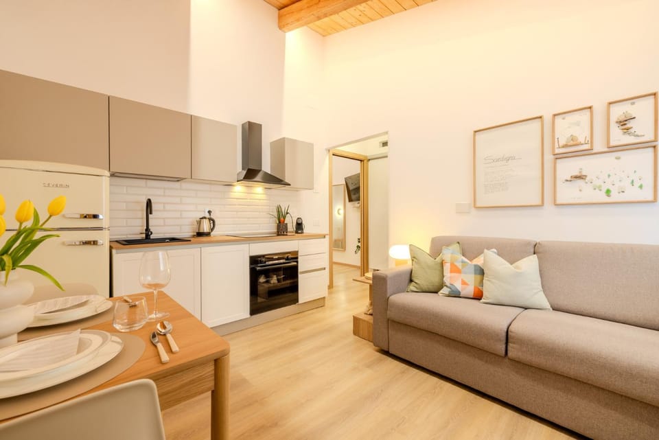 TV and multimedia, Kitchen or kitchenette, Living room, Dining area, dishwasher, oven, stove
