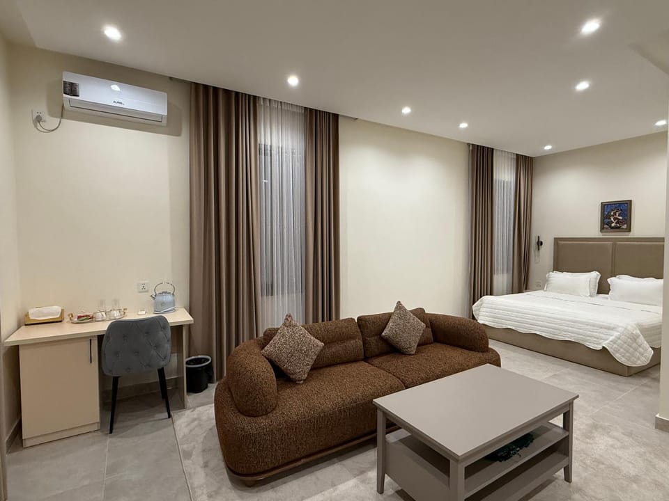 Photo of the whole room, Bedroom