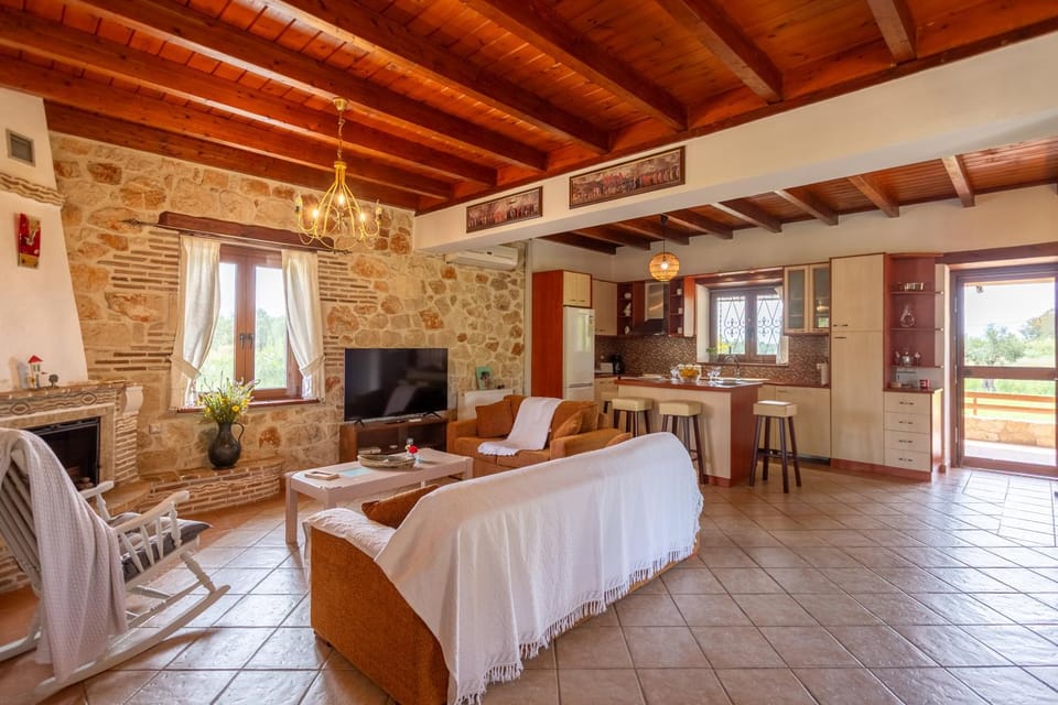 Communal lounge/ TV room, Living room, Seating area, Evening entertainment, kitchen