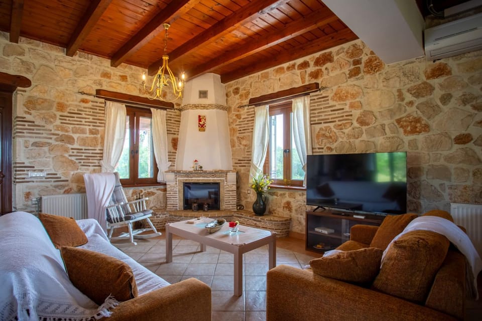 Communal lounge/ TV room, Living room