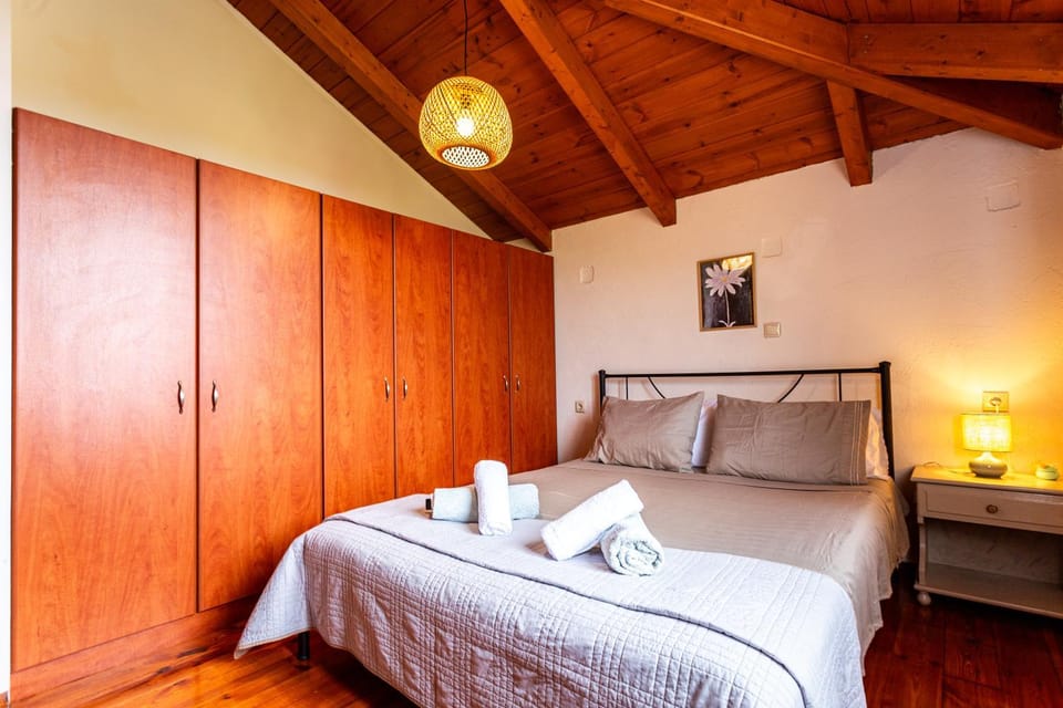 Bed, Photo of the whole room, Bedroom, towels, wardrobe