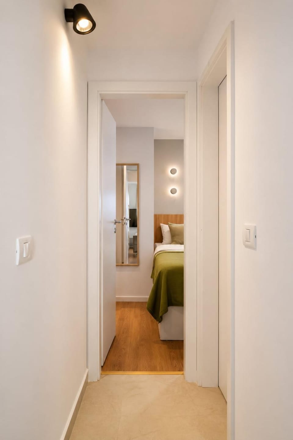 Elegant Calea Victoriei Apartment with Balcony Apartment in Bucharest